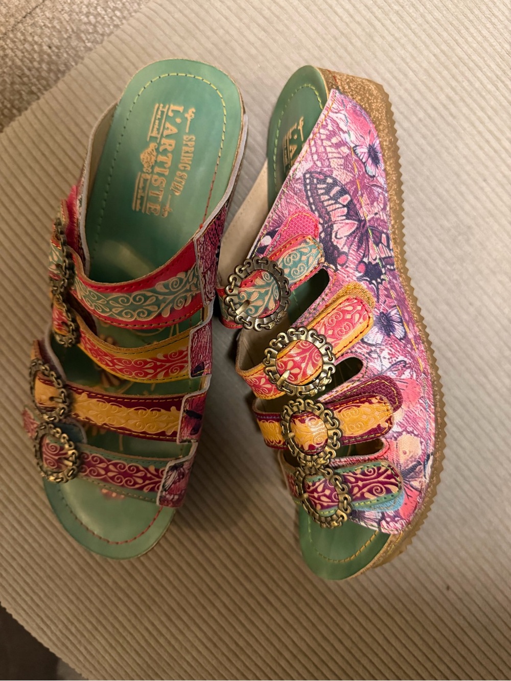 L'ATISTE Blessing Multicolor Butterfly Print Strappy Wedge Sandals 39 (8.5)